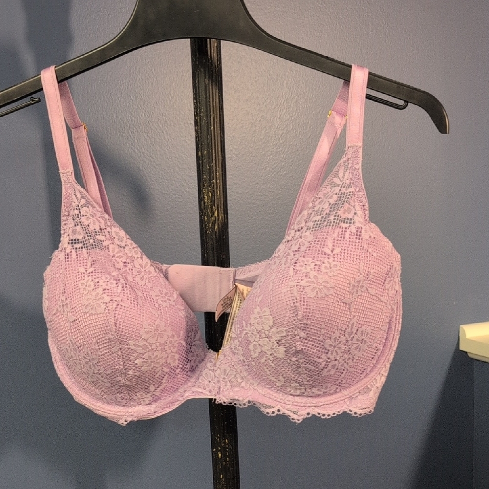 Victoria's Secret Lavender Lace Bra